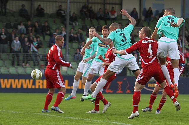 FC Dordrecht scoort 1-0