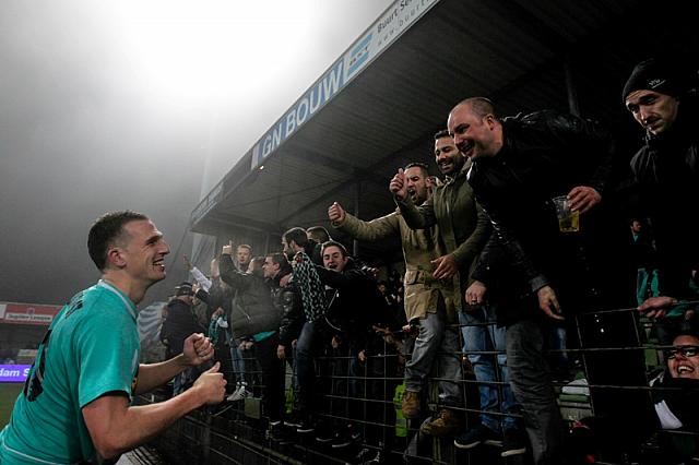 Van Nieff en supporters