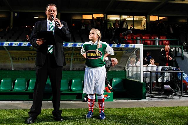 Stadionspeaker en mascotte