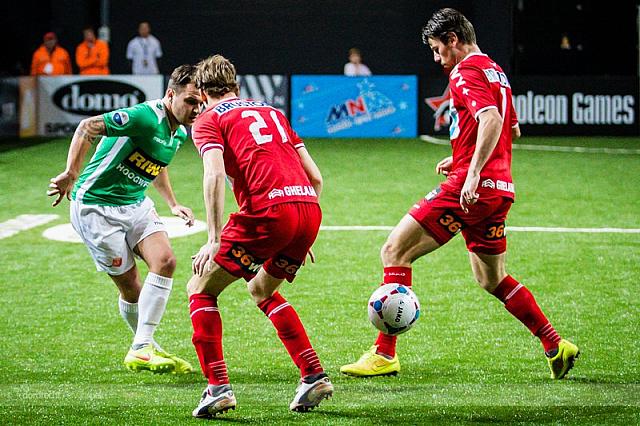 20150103-football-battle-15